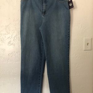 NWT Gloria Vanderbilt, size 12 jeans